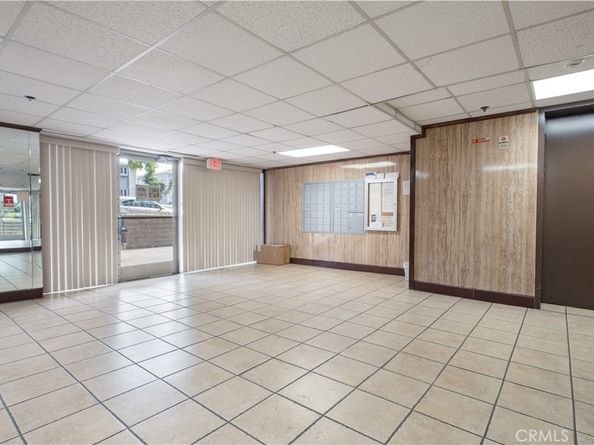 433 S Manhattan 209, Los Angeles CA 90020