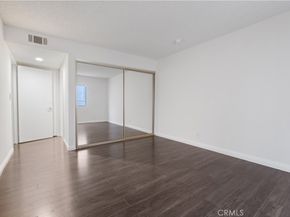 433 S Manhattan 209, Los Angeles CA 90020