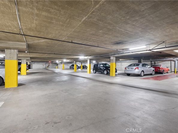 433 S Manhattan 209, Los Angeles CA 90020