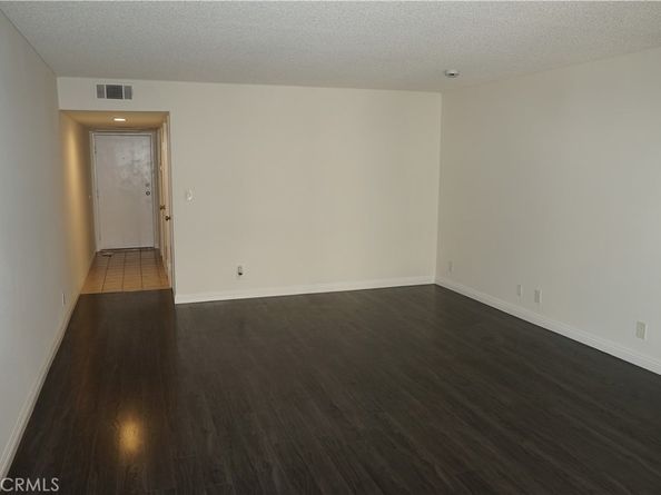 433 S Manhattan 209, Los Angeles CA 90020
