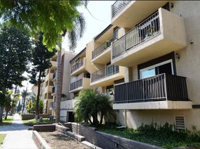 433 S Manhattan 209, Los Angeles CA 90020