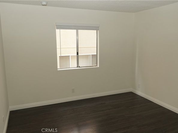 433 S Manhattan 209, Los Angeles CA 90020