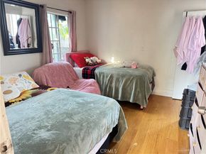 927 W 48th Street, Los Angeles CA 90037