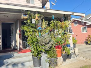 927 W 48th Street, Los Angeles CA 90037