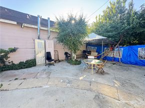 927 W 48th Street, Los Angeles CA 90037