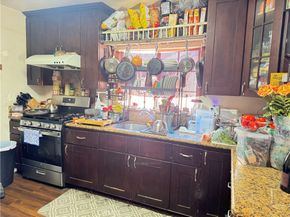 927 W 48th Street, Los Angeles CA 90037