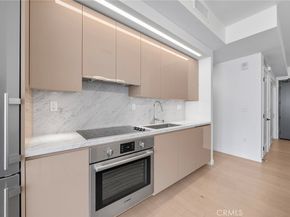 1050 S Grand Avenue 1208, Los Angeles CA 90015