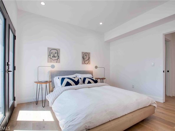 1903 N Stoke Lane, Los Angeles CA 90068