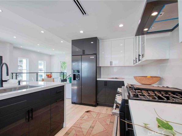 1903 N Stoke Lane, Los Angeles CA 90068