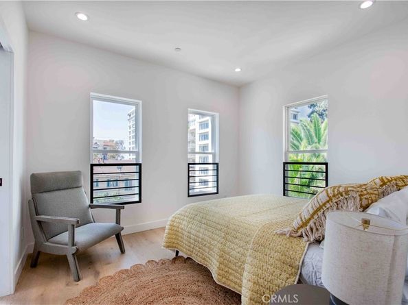 1903 N Stoke Lane, Los Angeles CA 90068