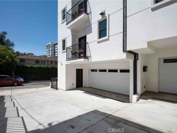 1903 N Stoke Lane, Los Angeles CA 90068