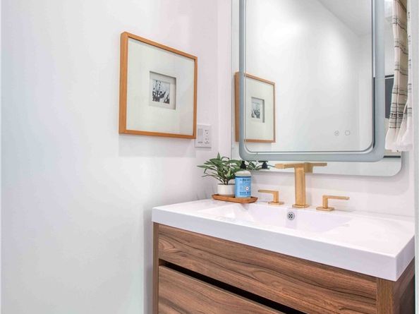 1903 N Stoke Lane, Los Angeles CA 90068
