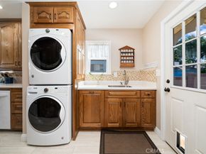11442 212th St, Lakewood CA 90715