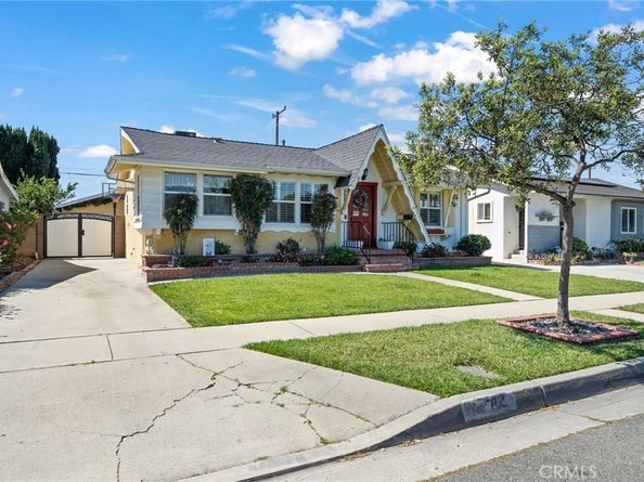 11442 212th St, Lakewood CA 90715