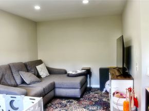 1049 W Pine c, Upland CA 91786