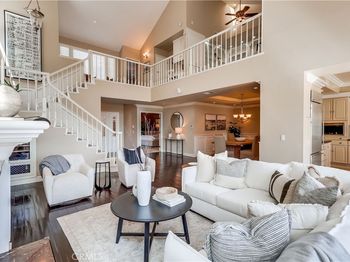 6032 Avenida De Castillo