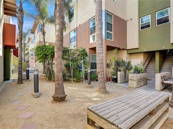 302 E 19th Street