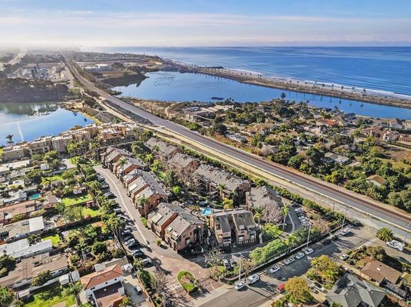 4007 Canario Street E, Carlsbad CA 92008