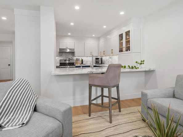 4007 Canario Street E, Carlsbad CA 92008