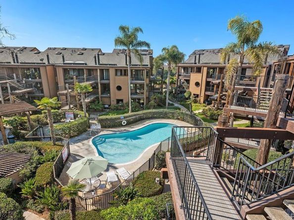4007 Canario Street E, Carlsbad CA 92008