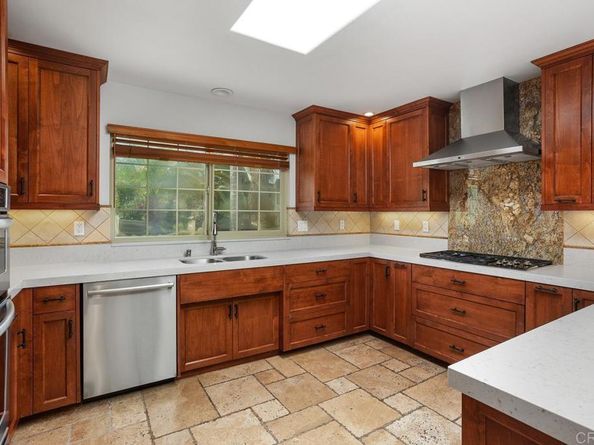 4000 James Drive, Carlsbad CA 92008