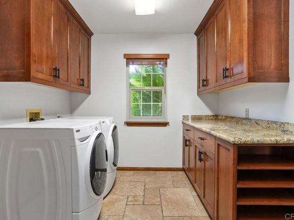 4000 James Drive, Carlsbad CA 92008