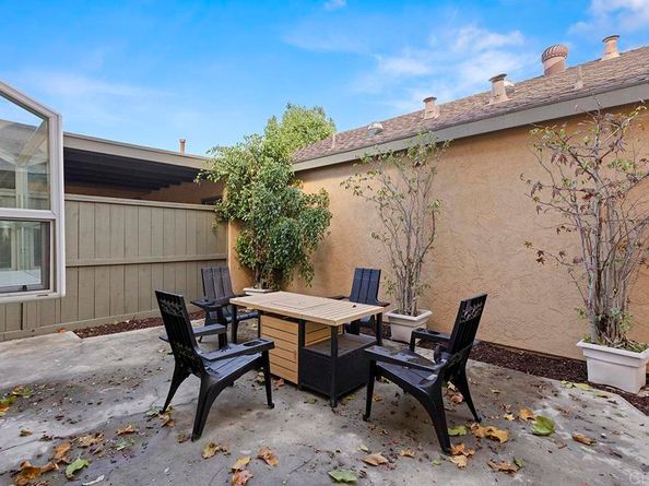 10573 Caminito Flores, San Diego CA 92126