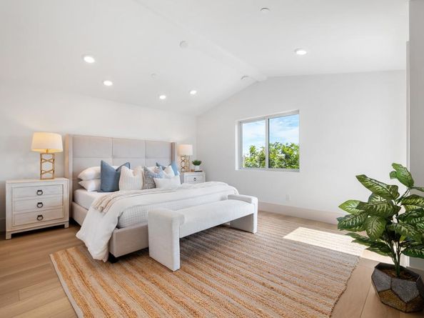 322 Chinquapin Avenue, Carlsbad CA 92008