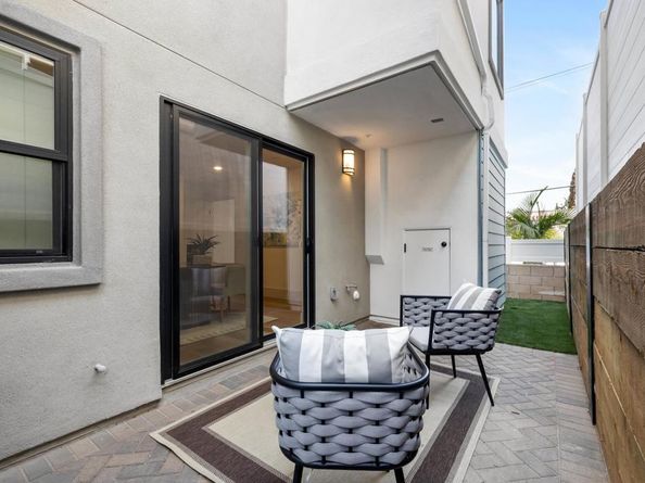 322 Chinquapin Avenue, Carlsbad CA 92008