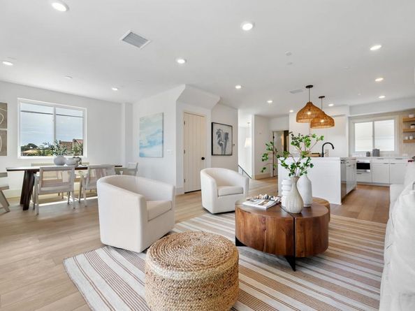 322 Chinquapin Avenue, Carlsbad CA 92008