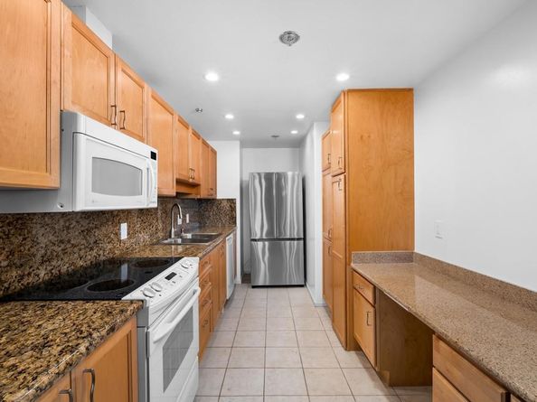 3890 Nobel Drive 1706, San Diego CA 92122