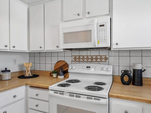 3468 Los Mochis Way, Oceanside CA 92056