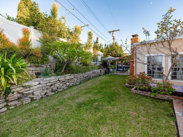 2748 Mansfield Drive, Burbank CA 91504