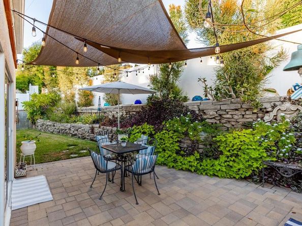 2748 Mansfield Drive, Burbank CA 91504