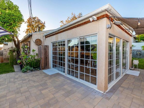 2748 Mansfield Drive, Burbank CA 91504