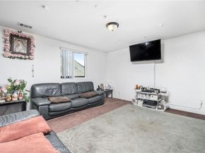 1324 E 42nd Street, Los Angeles CA 90011
