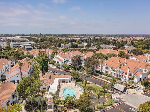 19581 Pompano Ln 107, Huntington Beach CA 92648