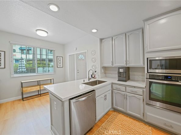 19581 Pompano Ln 107, Huntington Beach CA 92648