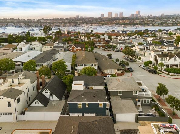 1585 Miramar Drive, Newport Beach CA 92661