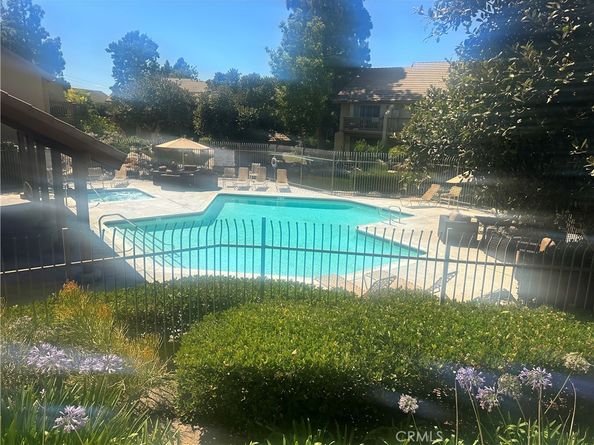 25 Tangelo 292, Irvine CA 92618