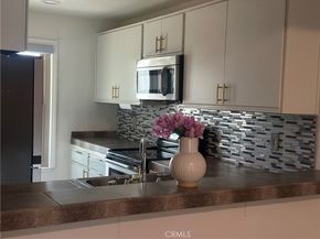 25 Tangelo 292, Irvine CA 92618