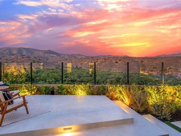 100 Albero, Irvine CA 92602