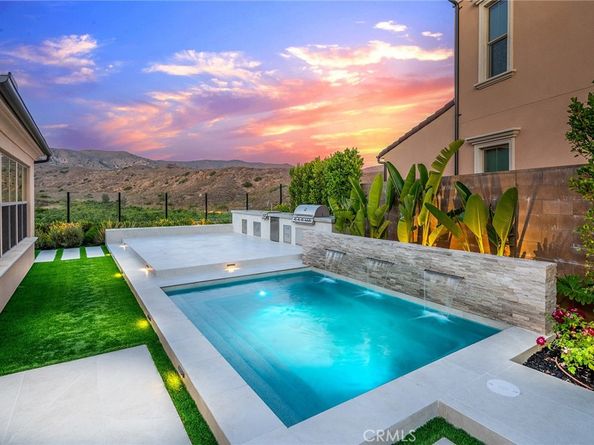 100 Albero, Irvine CA 92602