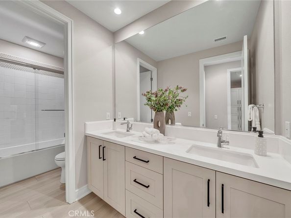 100 Albero, Irvine CA 92602