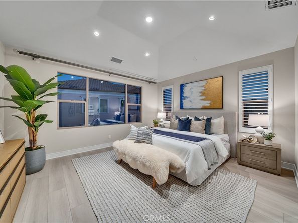 100 Albero, Irvine CA 92602