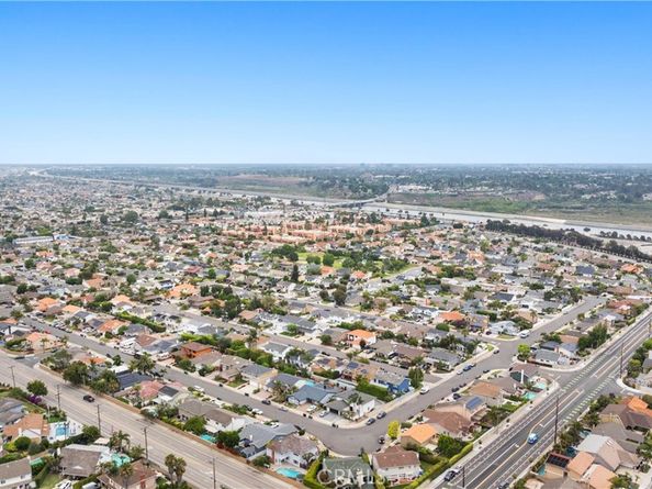 21941 Oceanview Lane, Huntington Beach CA 92646