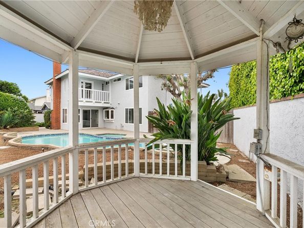 21941 Oceanview Lane, Huntington Beach CA 92646