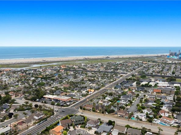 21941 Oceanview Lane, Huntington Beach CA 92646