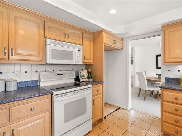 21941 Oceanview Lane, Huntington Beach CA 92646