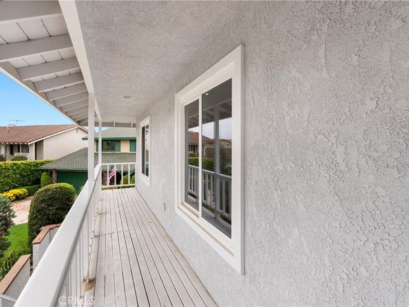 21941 Oceanview Lane, Huntington Beach CA 92646